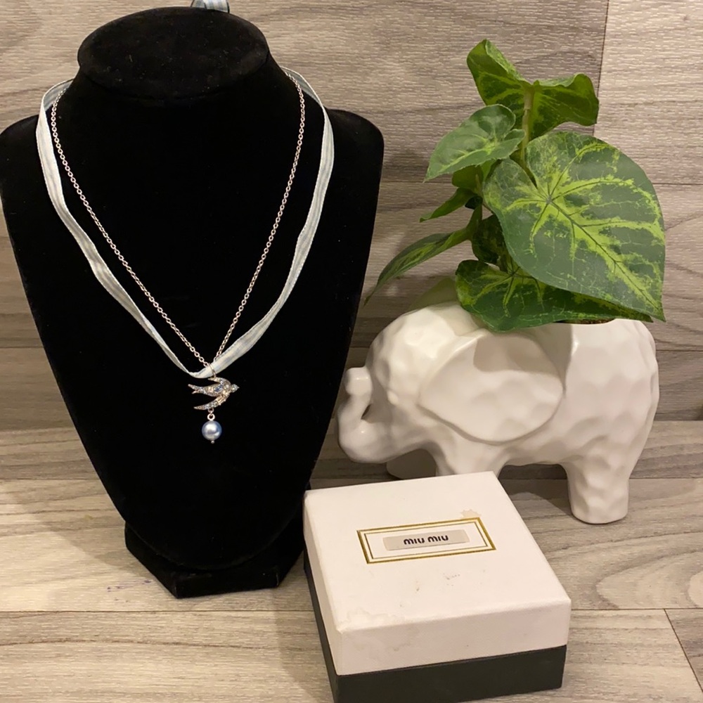 MIU MIU Swallow-pendant Gingham Necklace In Blue